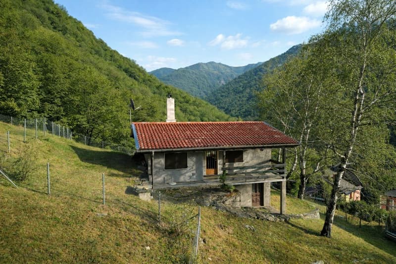 Typical mountain house in Val Morobbia (9)