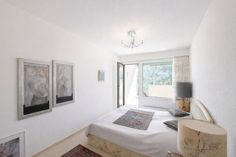 Penthouse with lake view in the heart of Muralto (5)