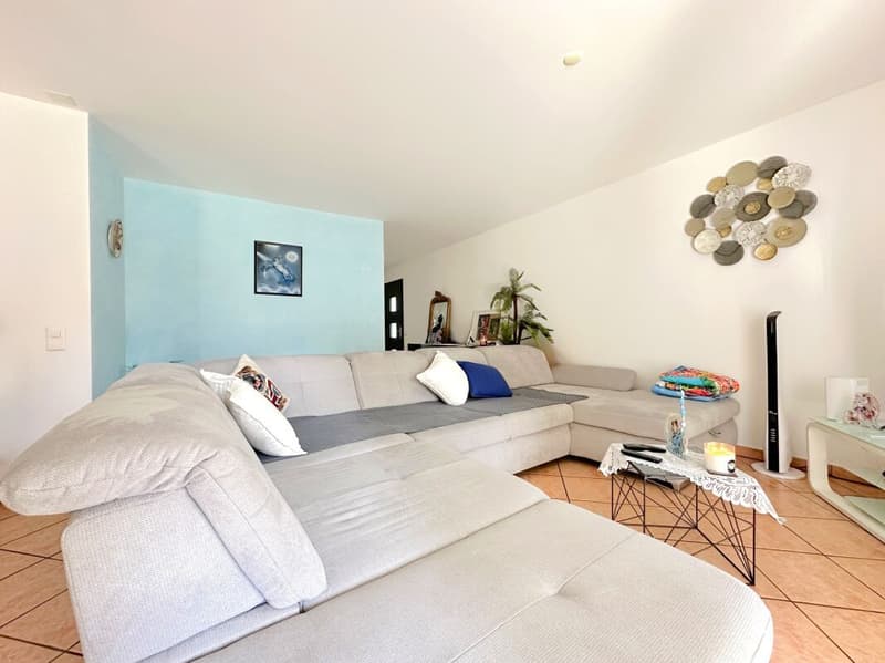 Spacieux appartement de 3,5 pièces au rez-de-chaussée à Gnosca (4)