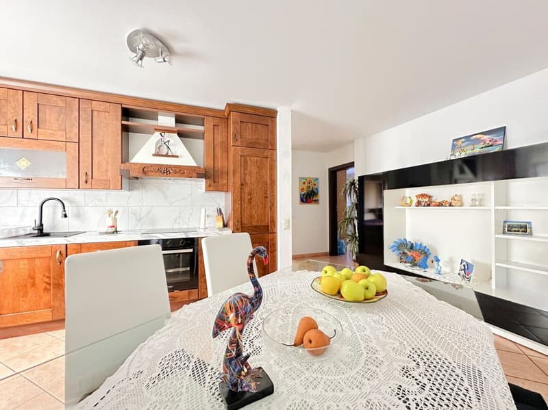 Spacieux appartement de 3,5 pièces au rez-de-chaussée à Gnosca (2)