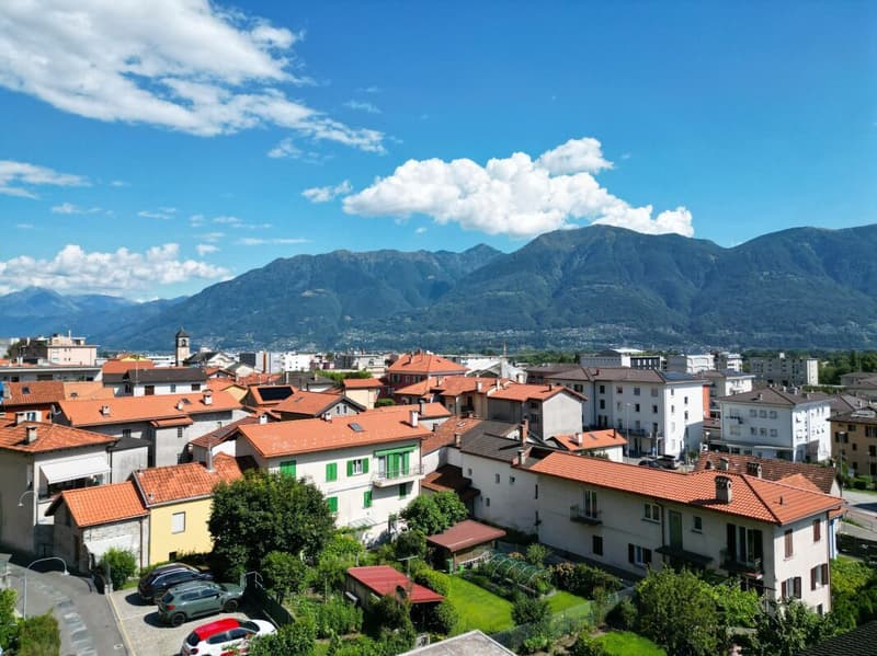 Grosses Haus zur Renovation mit Panoramaterrasse in Solduno (9)