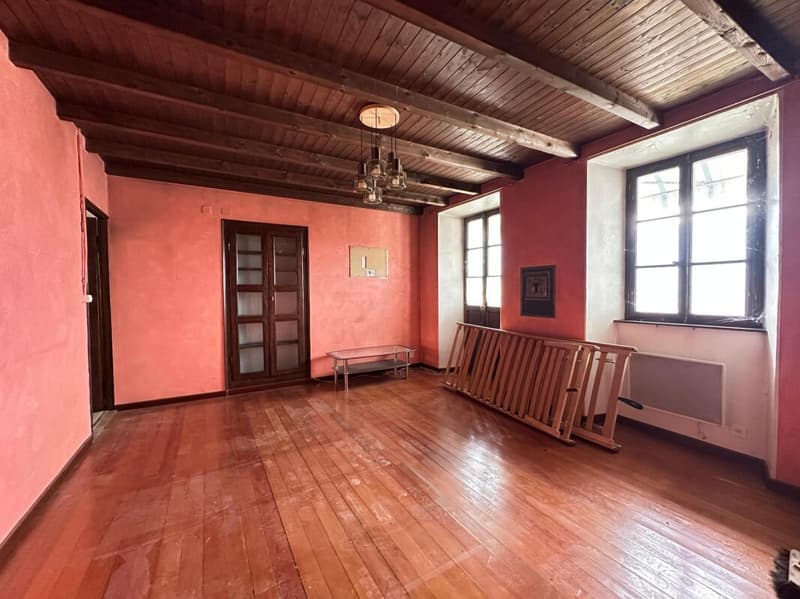 Grosses Haus zur Renovation mit Panoramaterrasse in Solduno (13)