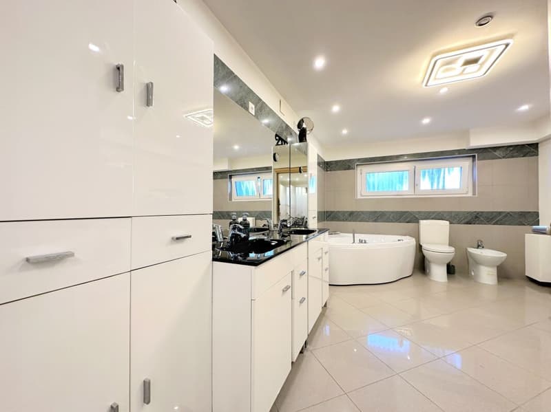 Semi-detached house with two independent apartments in Sant’Antonino (11)