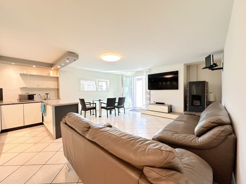 Semi-detached house with two independent apartments in Sant’Antonino (2)