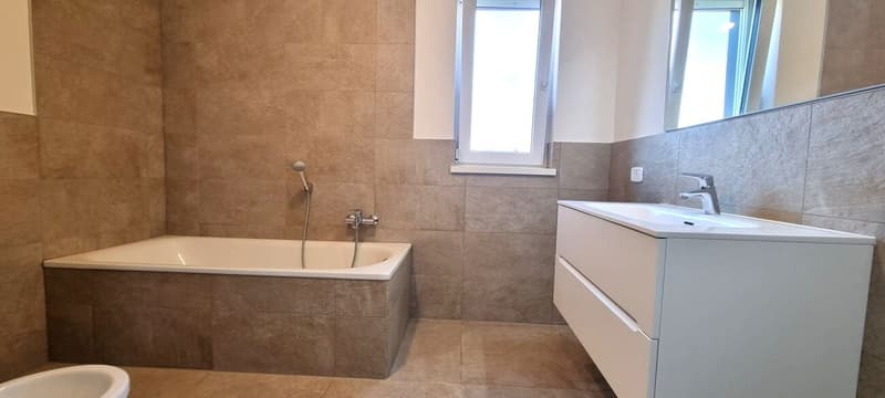 Modern und strategisch gelegene 4.5-Zimmer-Wohnung in Sant'Antonino – Perfekt für alle, die Komfort und Lebensqualität suchen (7)