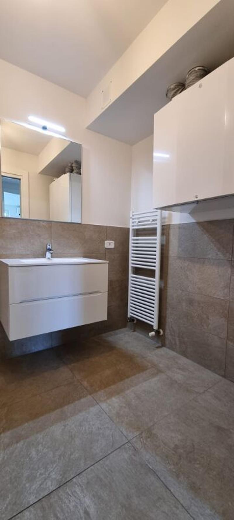 Modern und strategisch gelegene 4.5-Zimmer-Wohnung in Sant'Antonino – Perfekt für alle, die Komfort und Lebensqualität suchen (9)