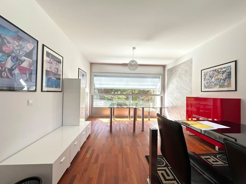 Furnished office in a prestigious building (1)