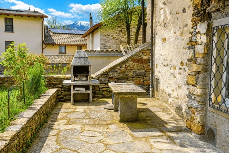 Arcegno – Charming 6.5-room Ticino house (16)