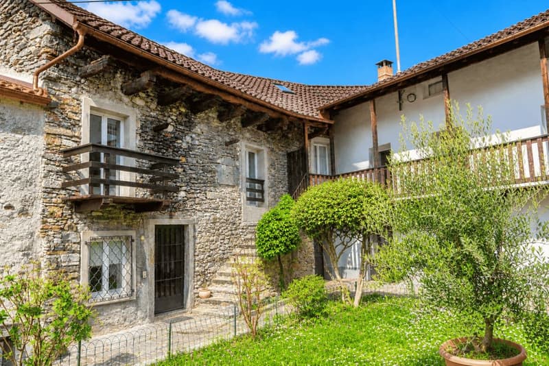 Arcegno – Charming 6.5-room Ticino house (2)