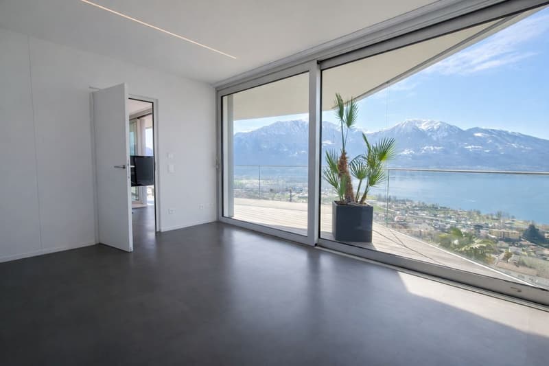 Contemporary property with garage, indoor lift and spectacular 180° panoramic view (14)