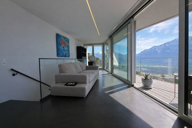 Contemporary property with garage, indoor lift and spectacular 180° panoramic view (10)