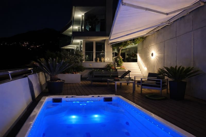Contemporary property with garage, indoor lift and spectacular 180° panoramic view (23)
