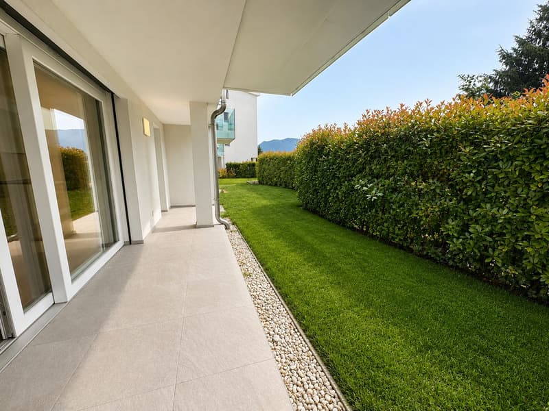 3.5-room apartment with large private garden in Vacallo (4)