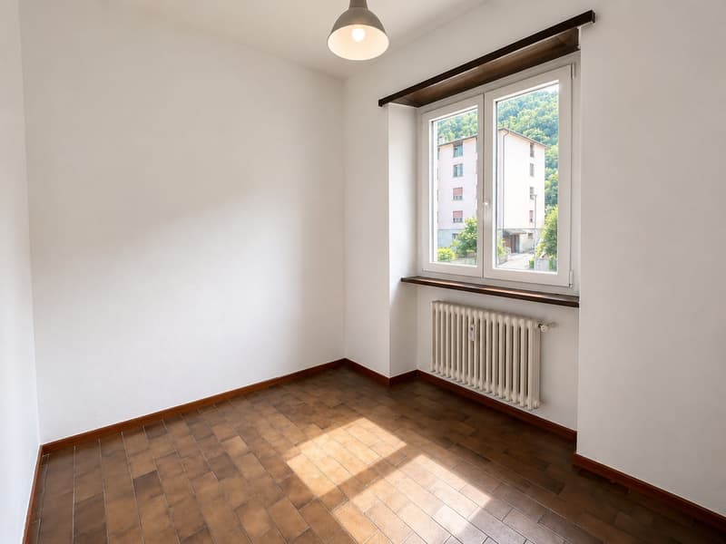 Lugano, spacious apartment just a few steps from the lake and Paradiso (5)