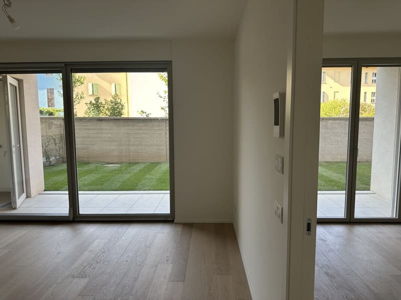 Modern two-room apartment with large garden (6)