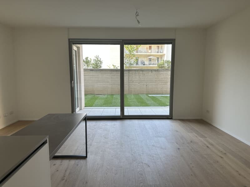 Modern two-room apartment with large garden (1)