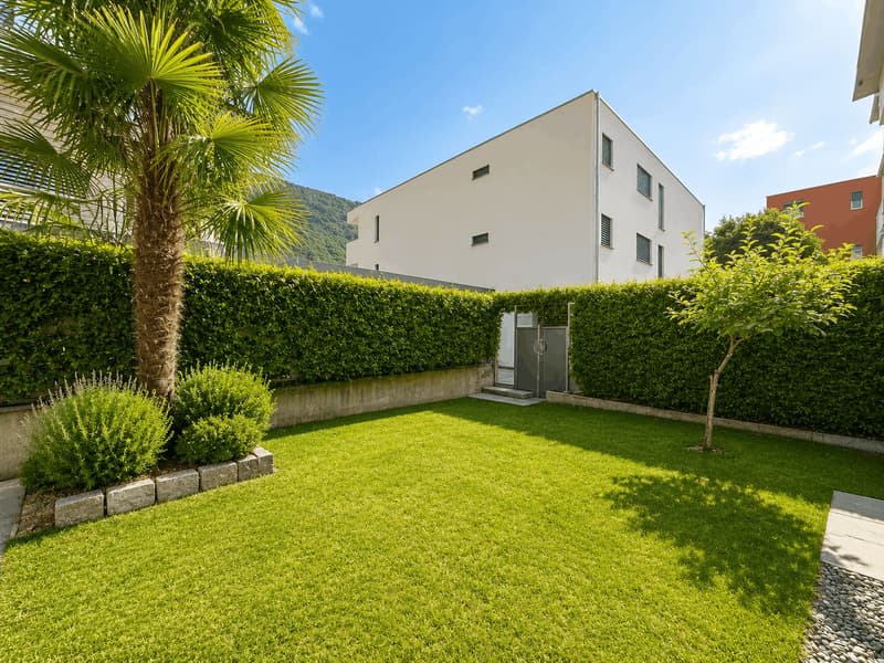 Ampia casa con giardino a Contone (20)