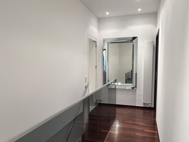 Spazio, design e comfort: duplex di oltre 160 m² a Chiasso (10)