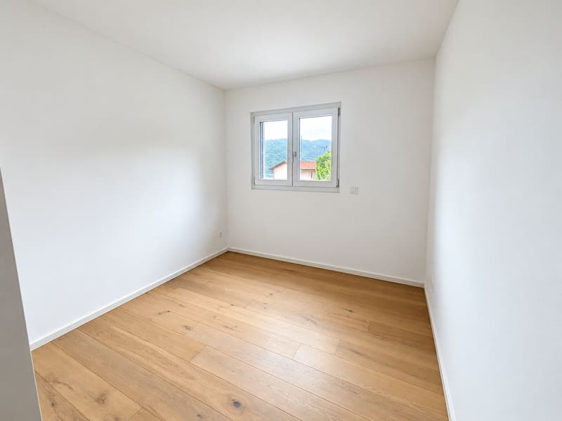 MENDRISIO - Spazioso appartamento 4.5 locali con studio, lavanderia privata, terrazza e giardino (11)