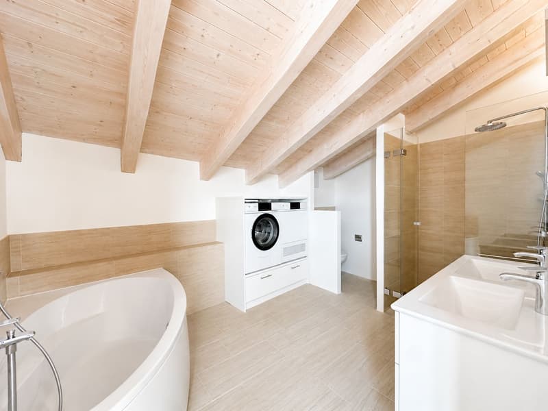 Sonnenverwöhnt: Helle 2.5-Zimmer-Wohnung mit freier Aussicht zum Verkauf in Brissago – Casa Gatti (5)