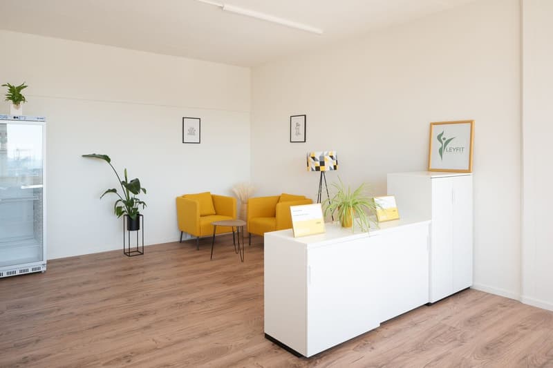 Zentrale und helle Bürofläche (2)