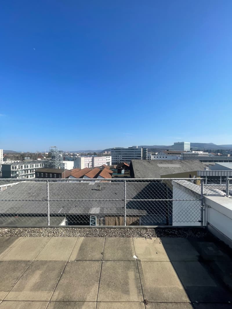 Zentrale und helle Bürofläche (5)