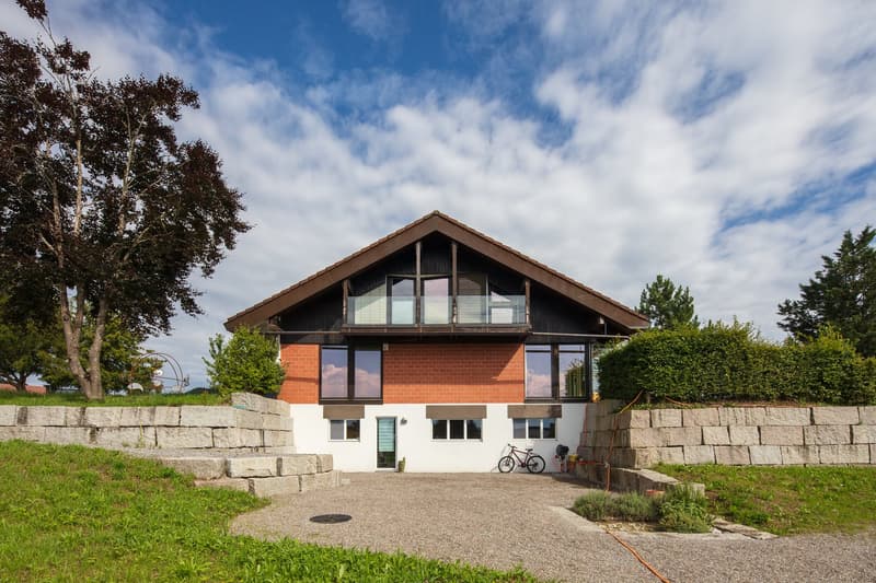 Charmante 4.5 Zimmerwohnung in der Natur (1)