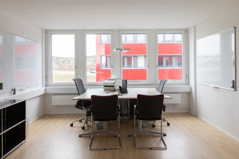 Furnished office spaces in a modern business center in Baar (2)