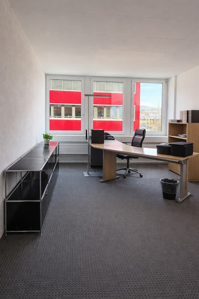 Furnished office spaces in a modern business center in Baar (4)