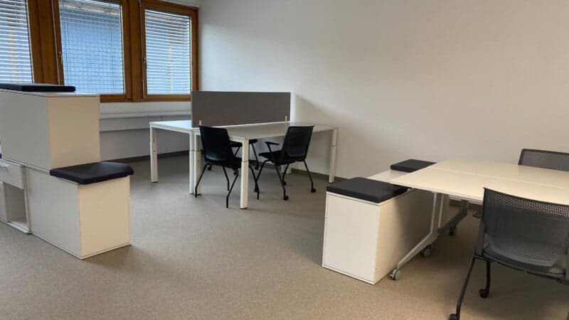 Furnished office spaces in a modern business center in Obfelden (4)