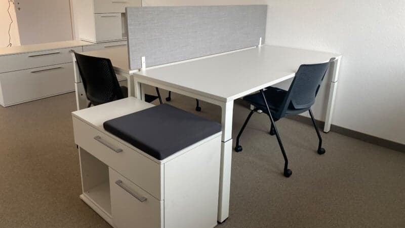Furnished office spaces in a modern business center in Obfelden (2)