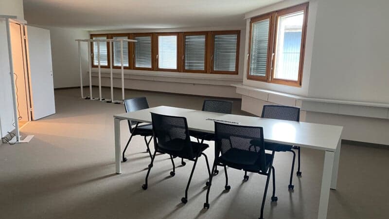 Furnished office spaces in a modern business center in Obfelden (3)