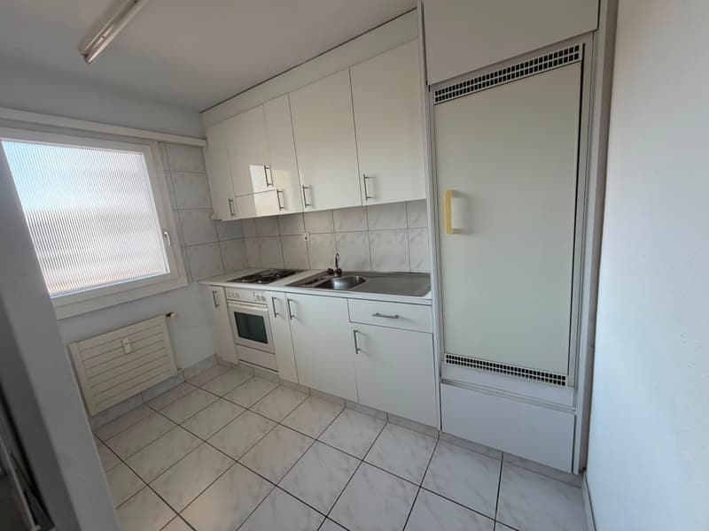 Spacious 2.5-room apartment for limited rental until 31.03.2027 (4)