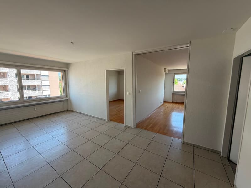 Grosszügige 4.5-Zimmer-Wohnung zur befristeten Miete bis 31.08.2027 (6)