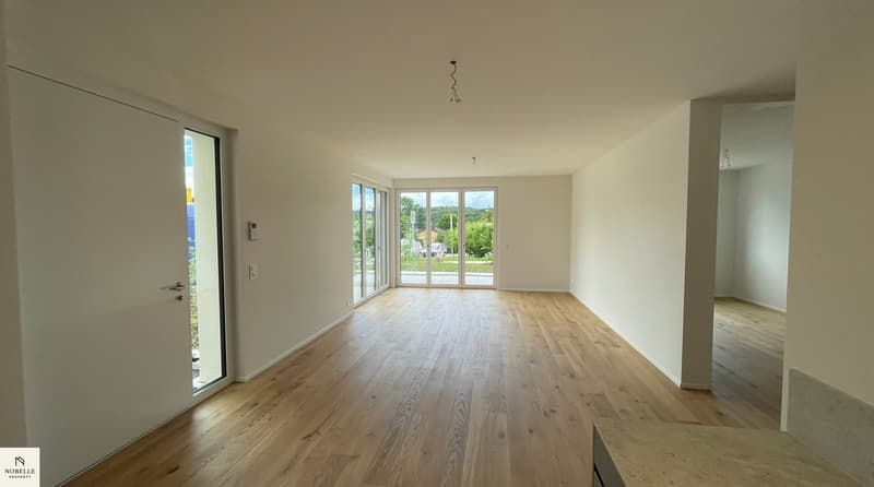Sunny, modern, and high-quality – 2.5-room apartment with unobstructable views (4)