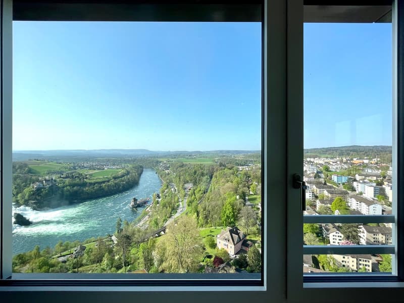 Exklusive 4.5 Zimmer Wohnung im Rhyfall Tower mit Rheinblick (13)
