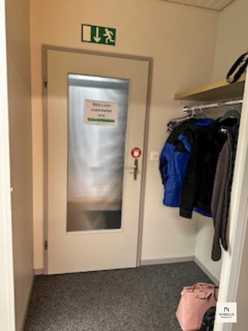 NEU: Charmantes Büro mit viel Raum zu attraktivem Mietzins (4)