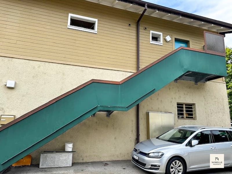 TOP: Charmantes Büro mit viel Raum zu attraktivem Mietzins (8)