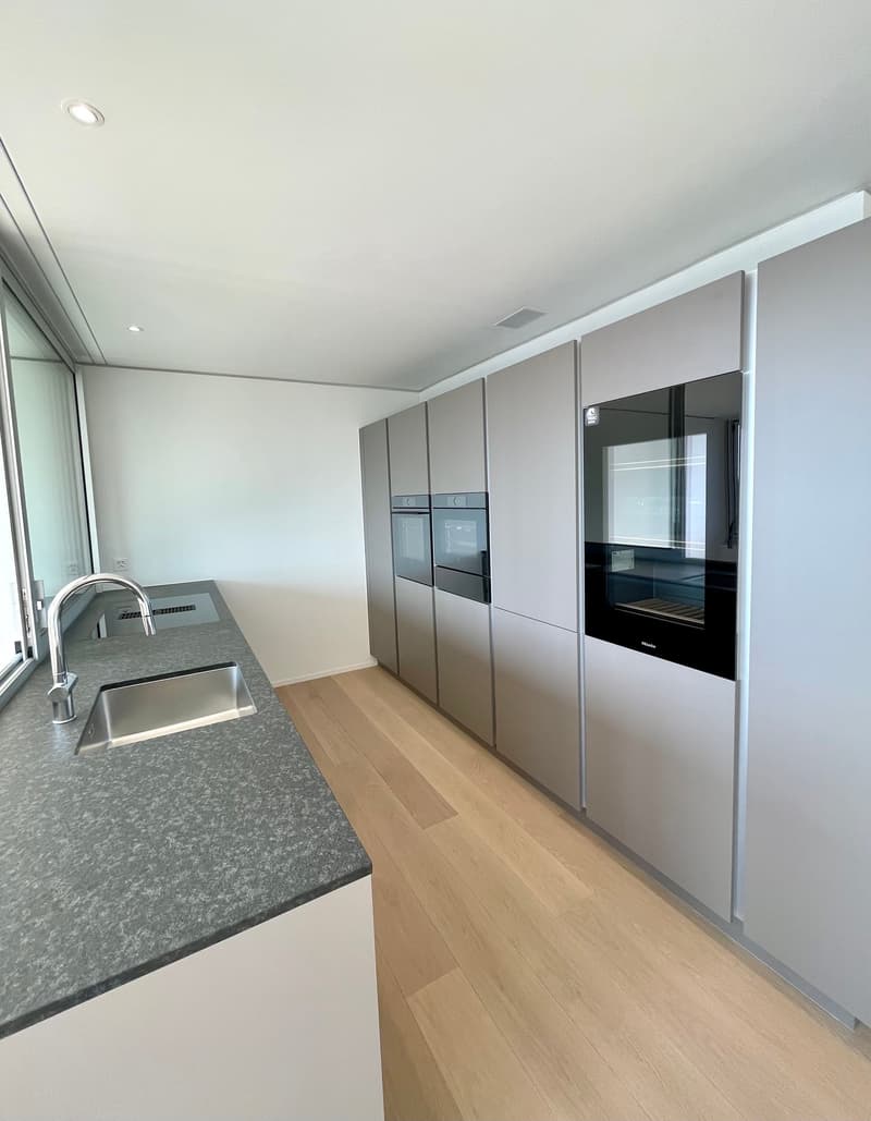 TOP: EXQLUSIVE 3.5-Zimmer-Wohnung im 24. Stock mit Panoramablick (5)