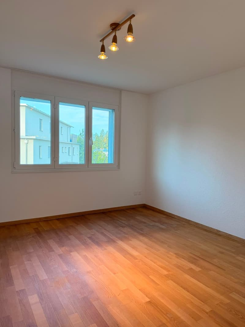 Aussergewöhnlich grosszügiges 7.5-Zimmer mit Südgarten und vielseitigem 2. Obergeschoss (9)
