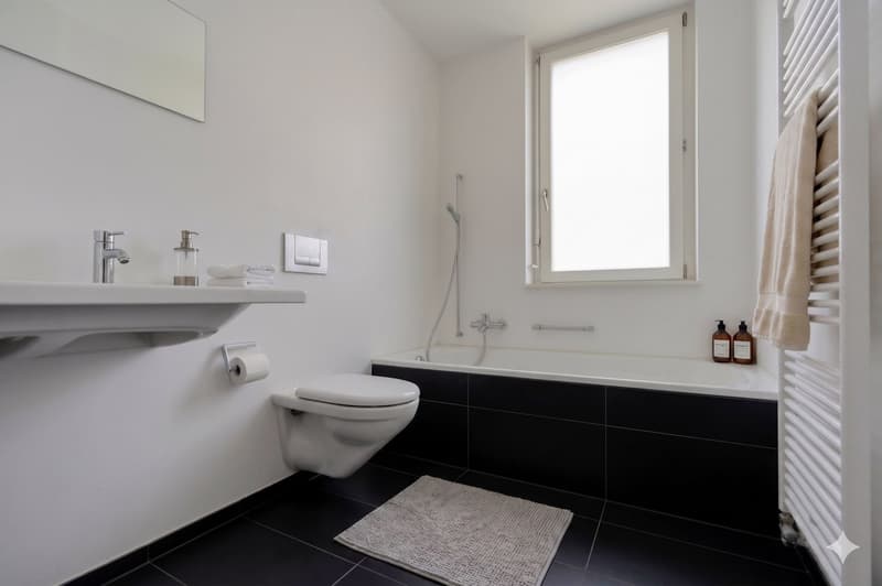 4.5-room apartment with balcony and parking space in Biel (10)