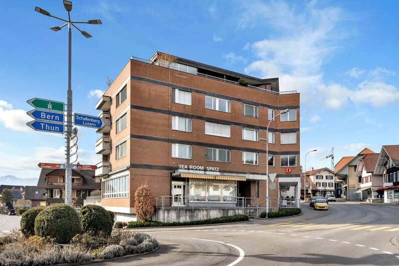 Local commercial situé au centre avec terrasse à Steffisburg à vendre (1)