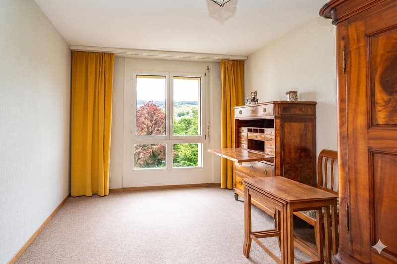 Bright 4.5-room apartment with parking space in Bolligen (3)