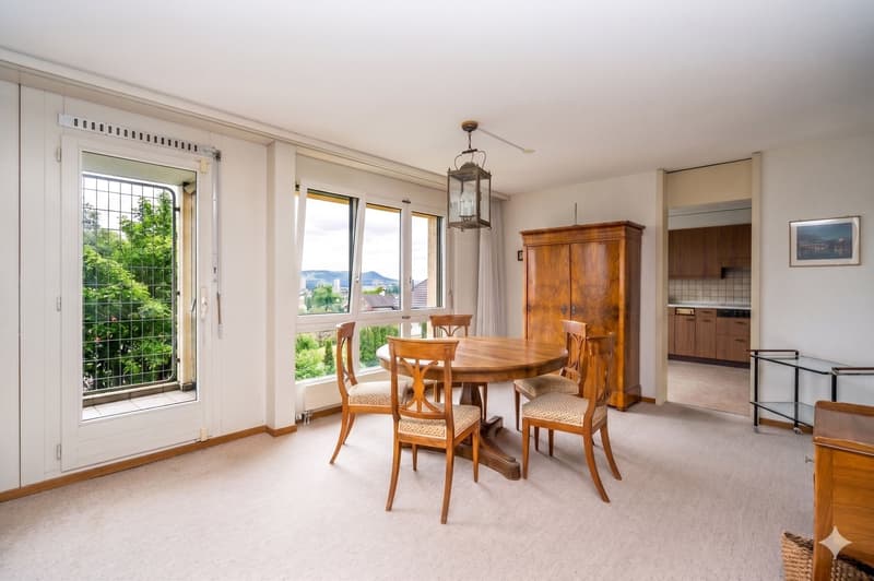 Bright 4.5-room apartment with parking space in Bolligen (1)