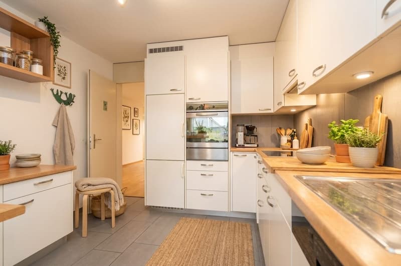 Ruhig, grün und sofort wohnbereit - 3.5-Zimmerwohnung in Bolligen (6)
