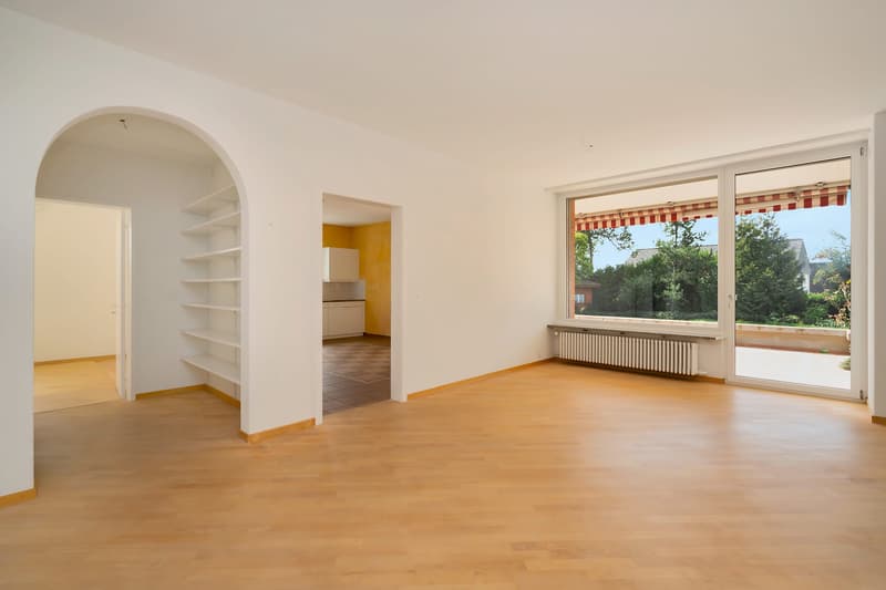 Grosszügiges Wohnen mit unverbaubarem Weitblick - Familienresidenz mit Pool in Frauenkappelen (4)