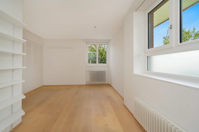 Grosszügiges Wohnen mit unverbaubarem Weitblick - Familienresidenz mit Pool in Frauenkappelen (8)