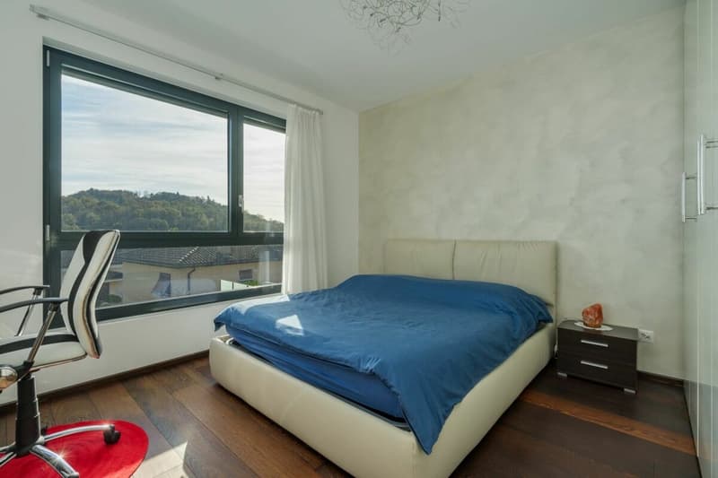 COMANO · MODERNE VILLA MIT SCHWIMMBAD UND FORTGESCHRITTENER DOMOTIK (8)