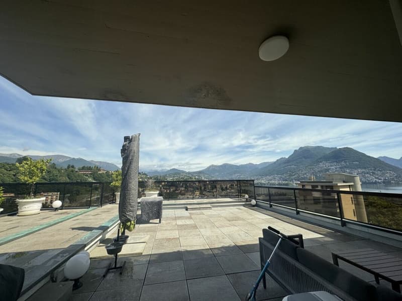 PARADIES | 6 Zimmer mit Terrasse von 109 m2 mit Panoramablick auf den Luganer See und den Golf von Lugano (2)
