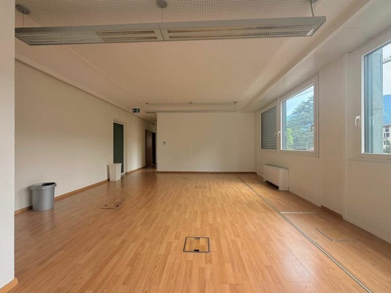LUGANO · MODERN OFFICES WITH KITCHEN AND ACCESSIBLE BATHROOM · AVAILABLE IMMEDIATELY (6)